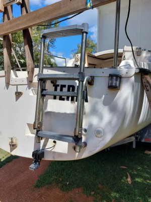 I563 Teria boarding ladder 1000034235 ed resize.jpg