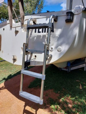 I563 Teria Boarding ladder 20250918_111119 resize ed.jpg