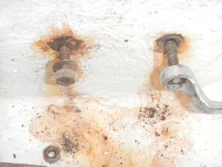 Accessing lower pintles6.jpg